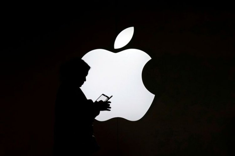 sm.2018-10-24T104135Z_1_LYNXNPEE9N0U0-OCABS_RTROPTP_3_CBUSINESS-US-APPLE-SAMSUNG-IT.750.jpg