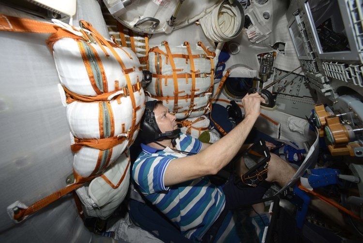 soyuz4.jpg