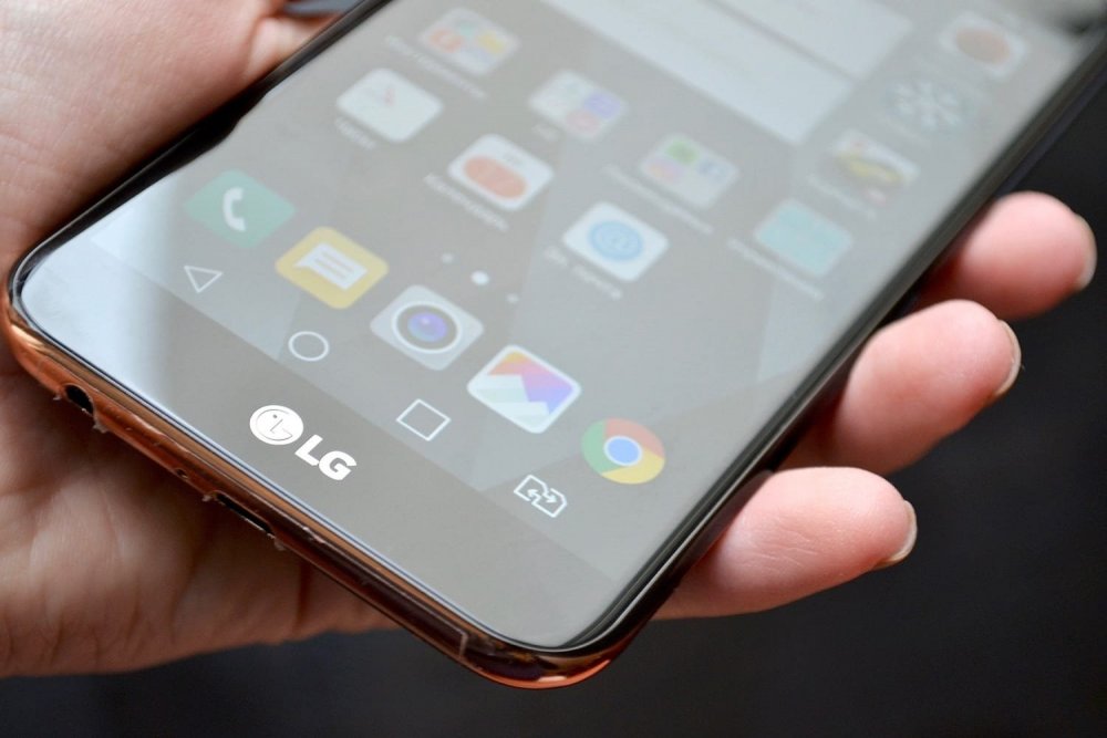 LG-K10-2018-3.jpg