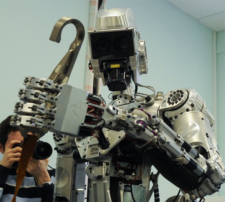 robot2.jpg