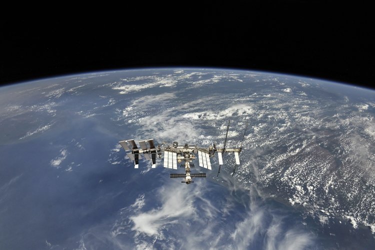 iss1.jpg