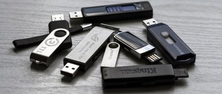 sm.usb-memory-stick.750.jpg