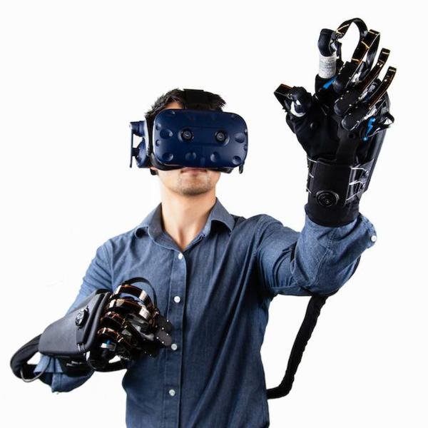 Blog-VR-gloves-HaptX.jpg