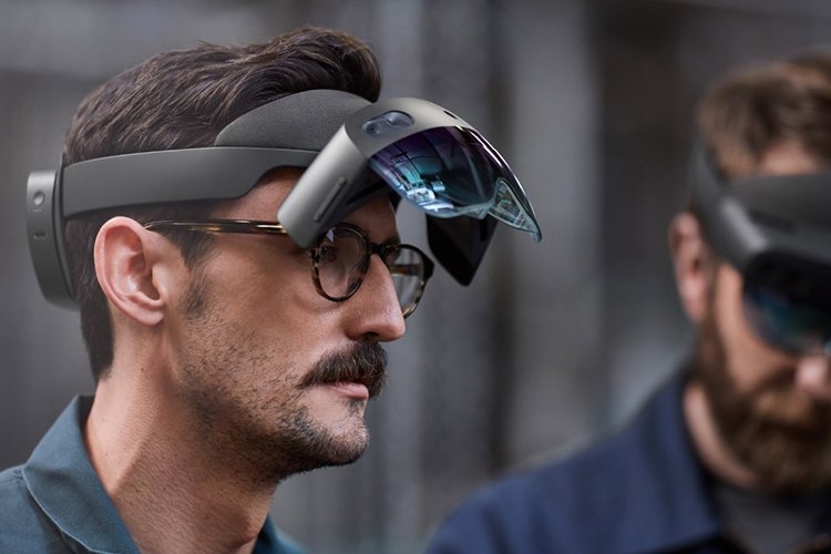 HoloLens-2-Worn.jpg