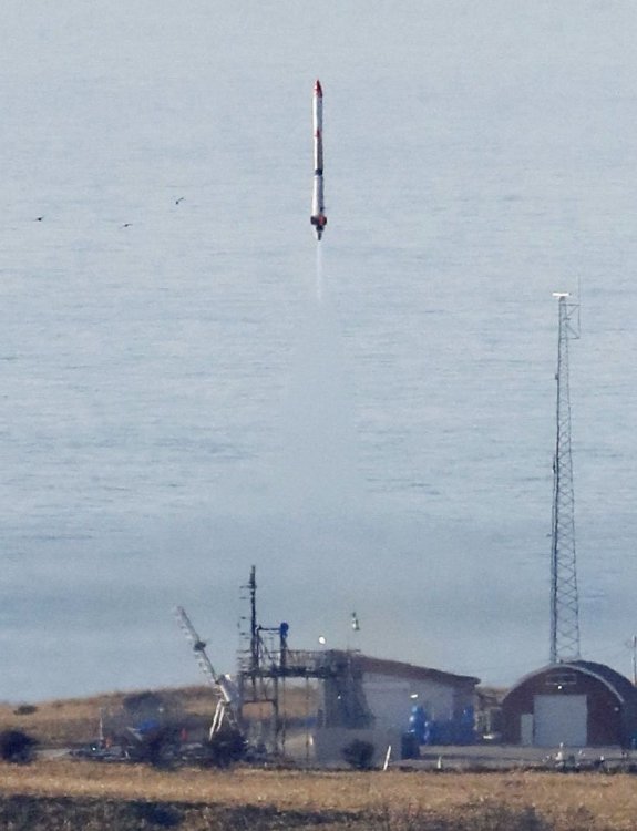 b-rocket-a-20190505.jpg
