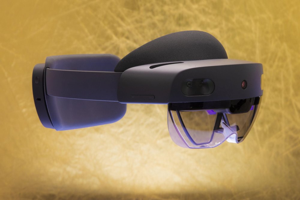 microsoft-msft-hololens-2-1443.jpg