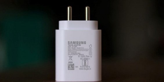 samsung-25w-super-fast-charger-4-720x405.jpg.bec096932566c88b0ed5ac5c7a4a49e9.jpg