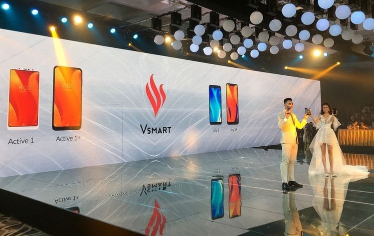 2019-06-28T034331Z_2_LYNXNPEF5R0D9-OUSTC_RTROPTP_3_TECH-US-VIETNAM-VINGROUP-VSMART.jpg