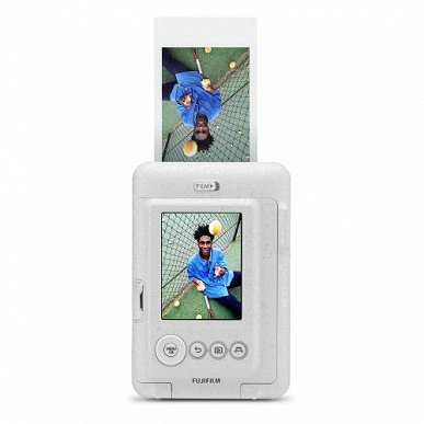Fuji-Instax-Mini-LiPlay-camera-3.jpeg