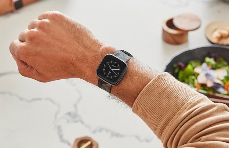 sm.fitbit-versa-2.750.jpg