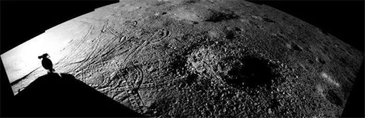 sm.1569221401_388_Chinas-lunar-rover-examines-strange-substance-found-in-moon-crater.750.jpg