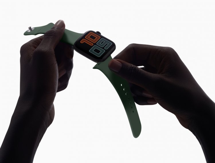sm.Apple_watch_series_5-personalization-of-watch-band-091019.750.jpg