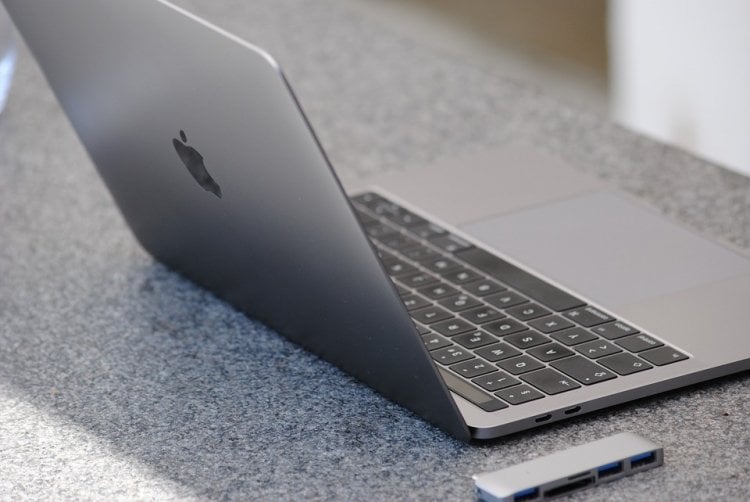 sm.macbook-pro-2381729_960_720.750.jpg