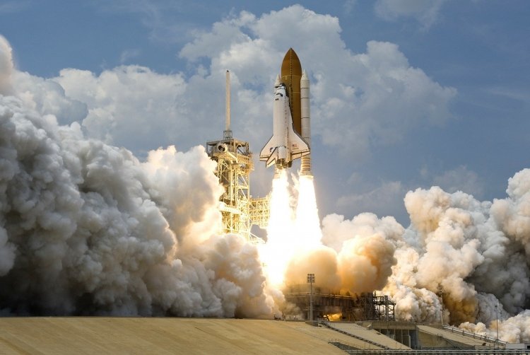 sm.rocket-launch-67643_1920.750.jpg