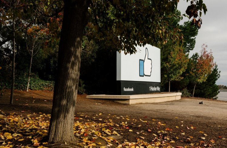 12facebook-superJumbo.jpg