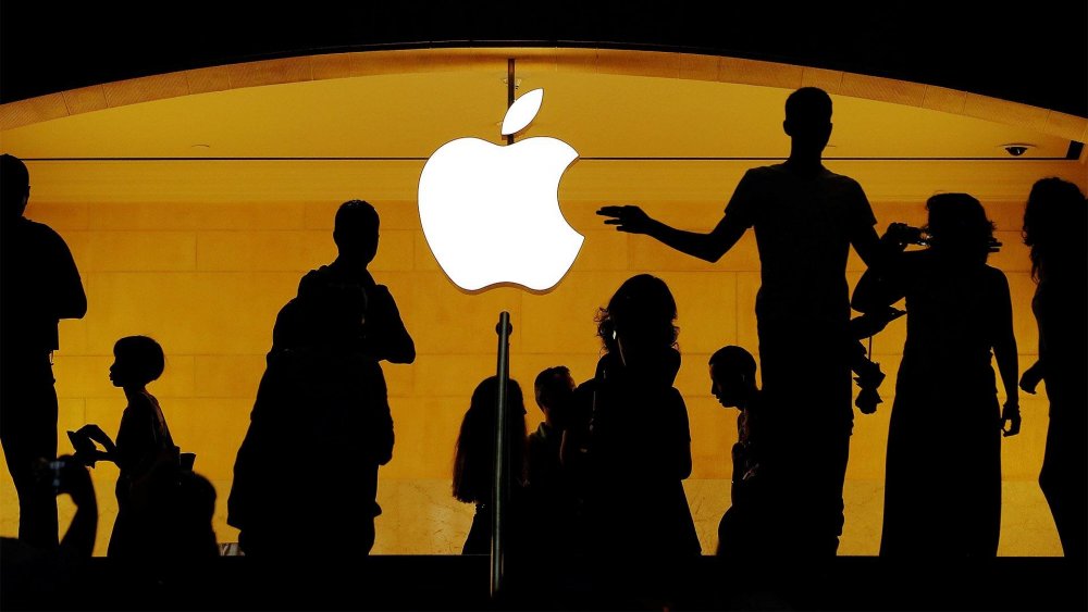 2019-11-20T164434Z_2126658698_RC24FD9FIJDE_RTRMADP_3_USA-TRUMP-APPLE-CAMPUS.jpg