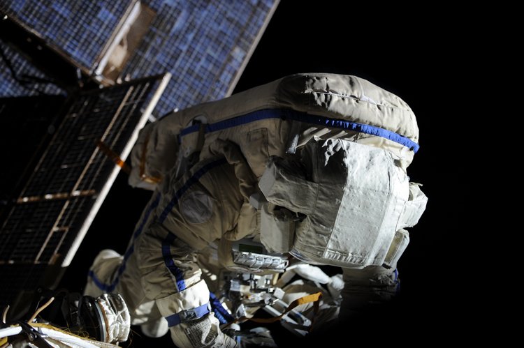 iss1.jpg