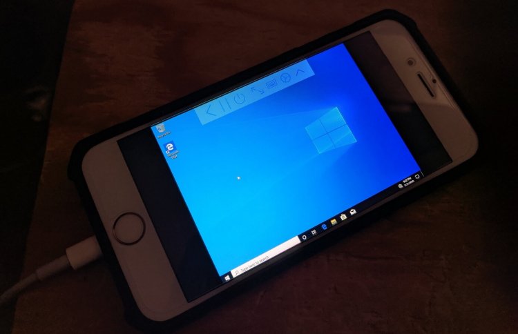 sm.Windows-10-on-iPhone.750.jpg