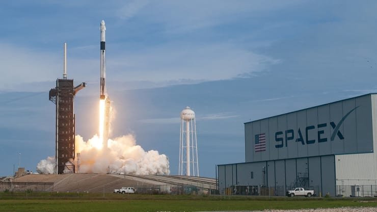 106403112-1582301256075spacexcrewdragonlaunch.jpg