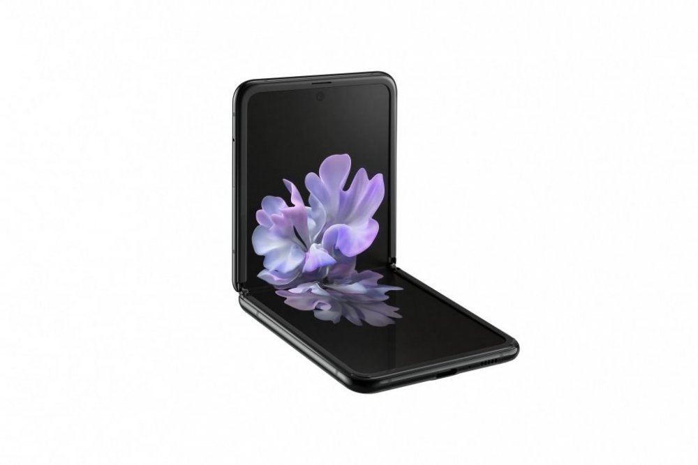 sm_f700f_galaxy-z-flip_l30-table-top_black-mirror_191224_large-1024x683-1.jpg