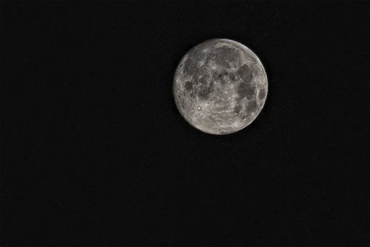 moon1.jpg