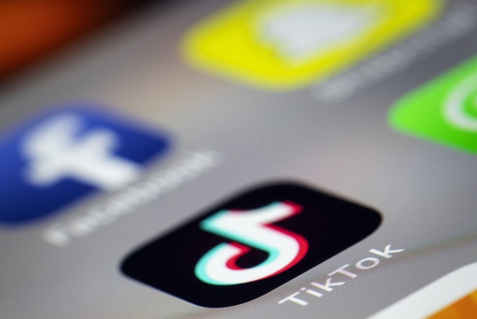 tiktok-gettyimages-1073256586.jpg