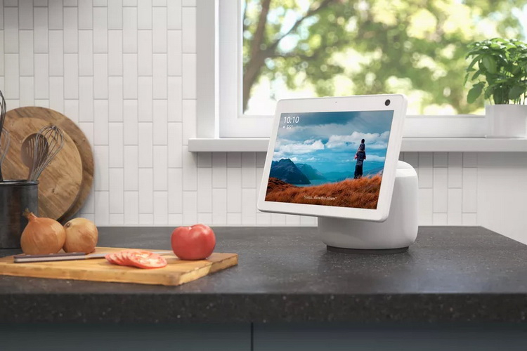 Echo_Show_10__Glacier_White__Kitchen.jpg