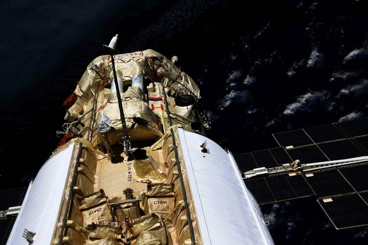 iss2.jpg.5120f0abd86cc663af33b3cc258a3504.jpg