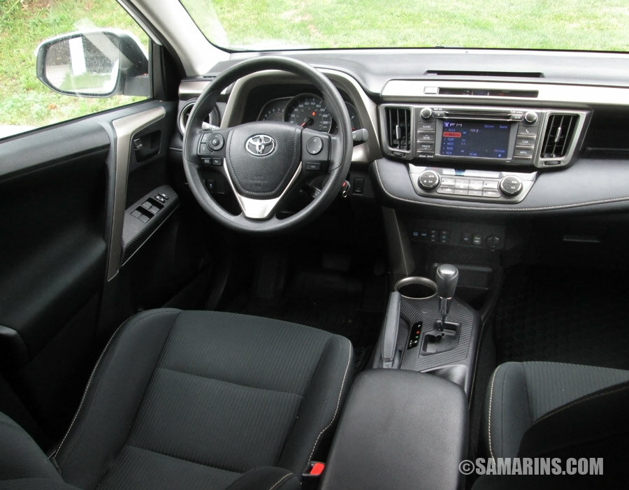 RAV4-2013-interior.jpg
