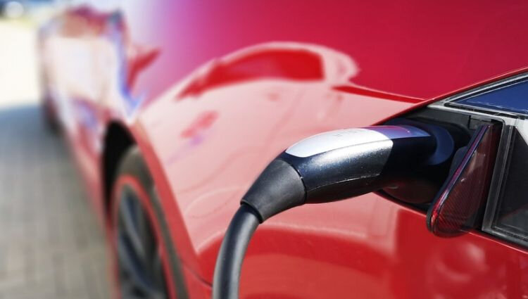 tesla_01.jpg