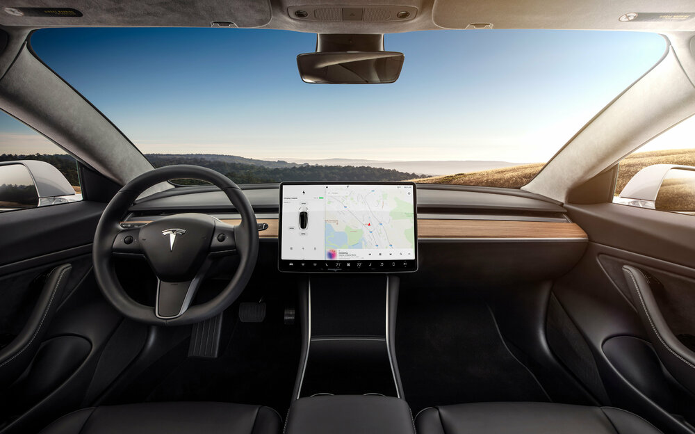 tesla_model3_standard_range_plus_interni_large.jpg