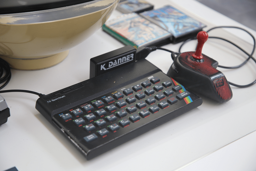 Sinclair-Research-ZX-Spectrum.-Made-in-1982_joystick_keyboard-min.png