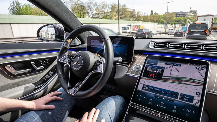 mercedes-benz-launches-self-driving-tech-in-germany.jpg