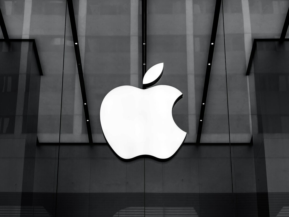 Apple_Russia-1.jpeg