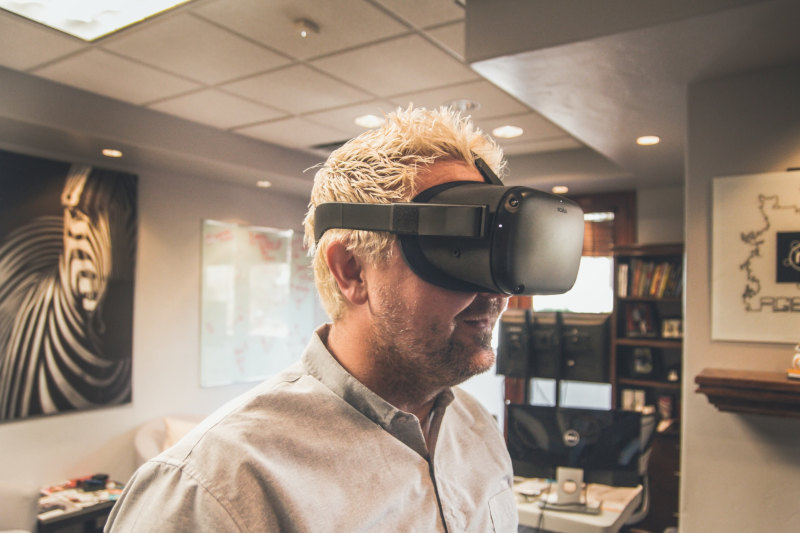 vr-h.jpg.b51033cb27a0c57ce5b7d7487f0a4bb0.jpg