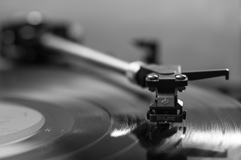 vinyl..jpg.5d2c63d356217a81d680fbac61dbd9a5.jpg