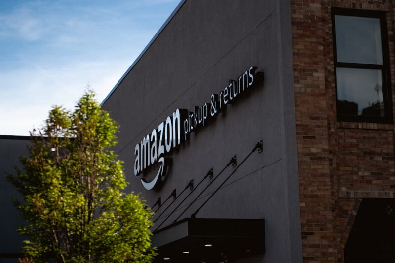 amazon-building-bryan-angelo-unsplash-com.jpg