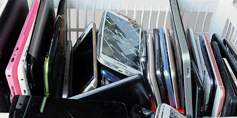 old-phones.jpg