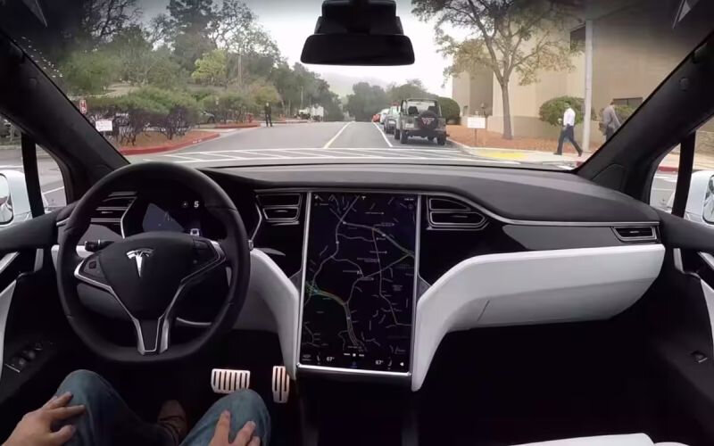 tesla-cockpit-tesla.jpg