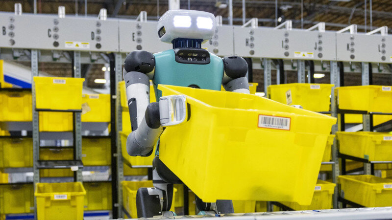 amazon-i-agility-robotics-zapustili-eksperiment-s-gumanoidnim-robotompomoshchnikom-digit-na-svoih-skladah-main.jpg