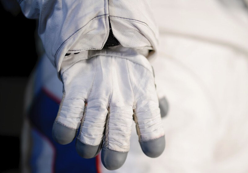 axiom_space-suit.jpg