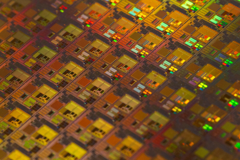 semiconductor_Maxence-Pira_unsplash-com.jpg