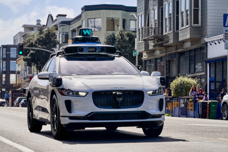 waymo_1.jpg