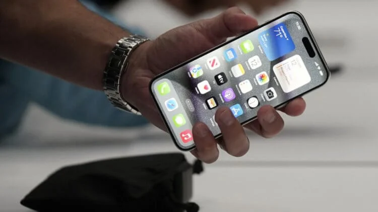 iphone_spy_thru_push_we-750x422.webp