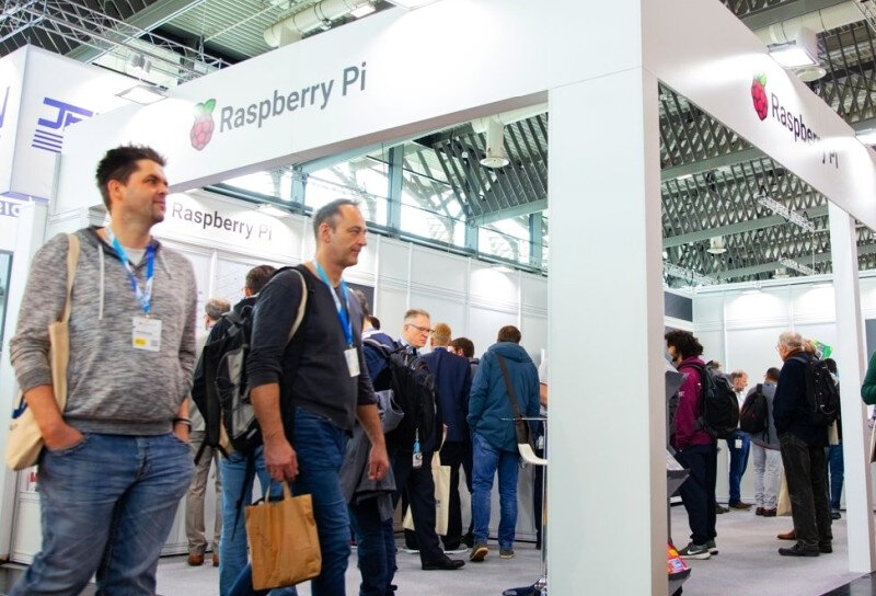 raspberry-stand-official.jpg