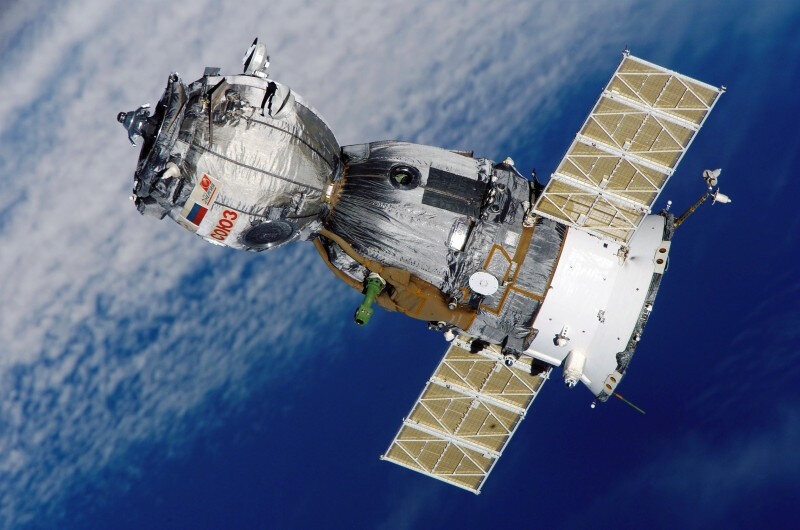 souz-spaceship-over-earth-pexels-com.jpg