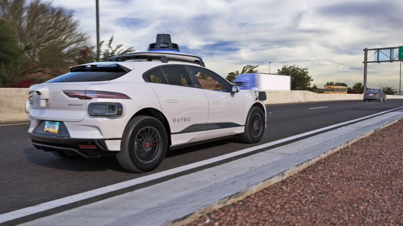 waymo_01 (1).jpg