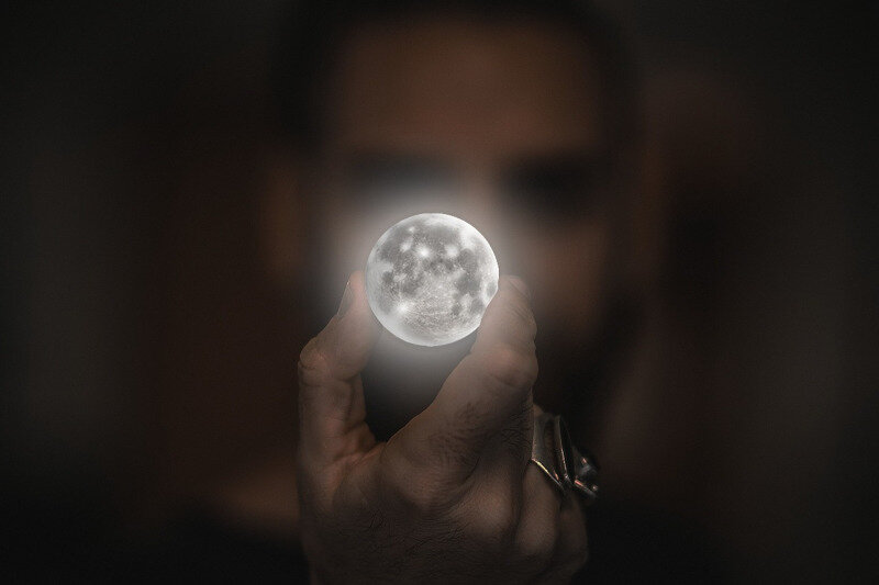 moon_2.jpg