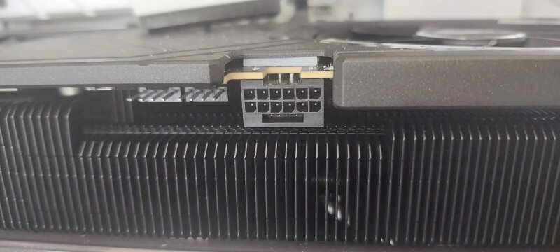sm.does-rog-lokis-molted-rtx-5000-gpu-12vhpwr-cable-v0-kuh9je5akmie1.800.jpg