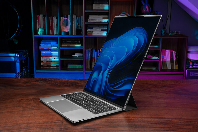 ThinkBook_Codename_Flip_AI_PC-2.jpg